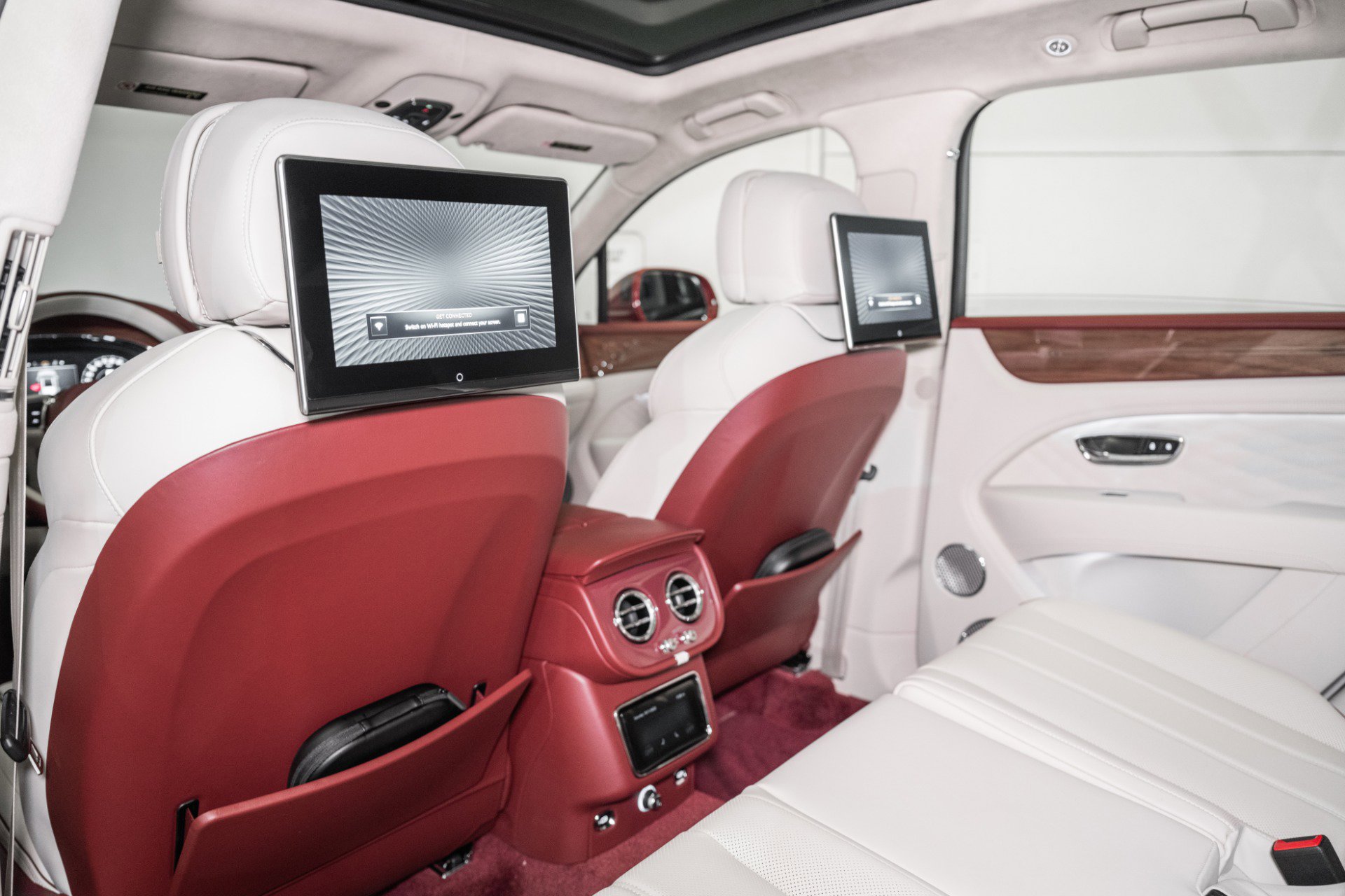 New 2025 Bentley Bentayga image 23