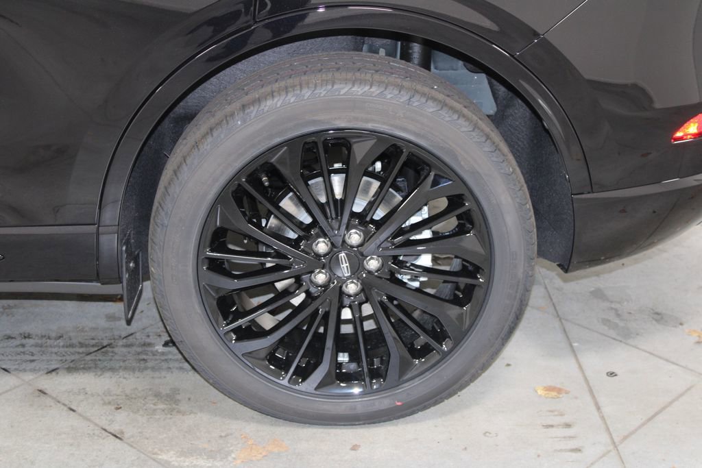 New 2026 Lincoln Corsair Premiere image 17