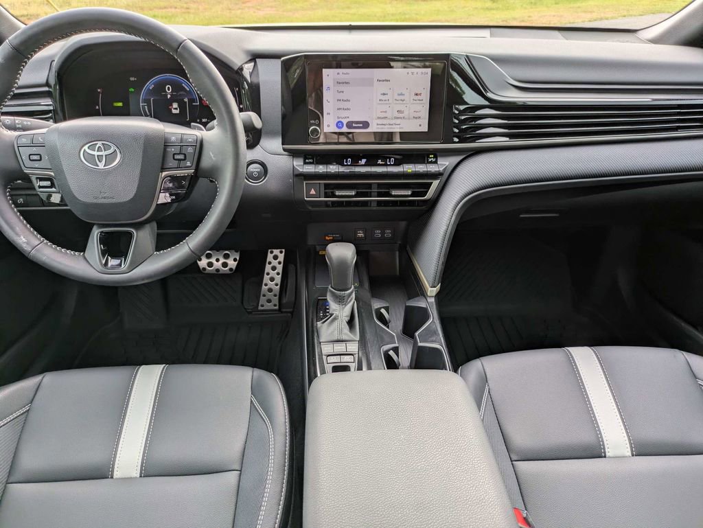 Used 2025 Toyota Camry SE FWD image 16