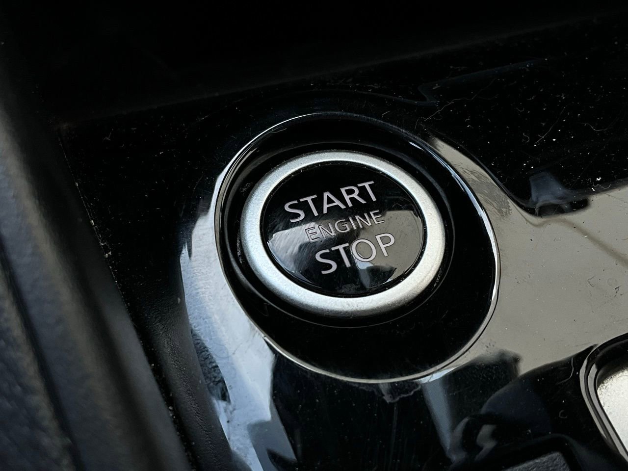 Used 2025 Nissan Versa SV image 22