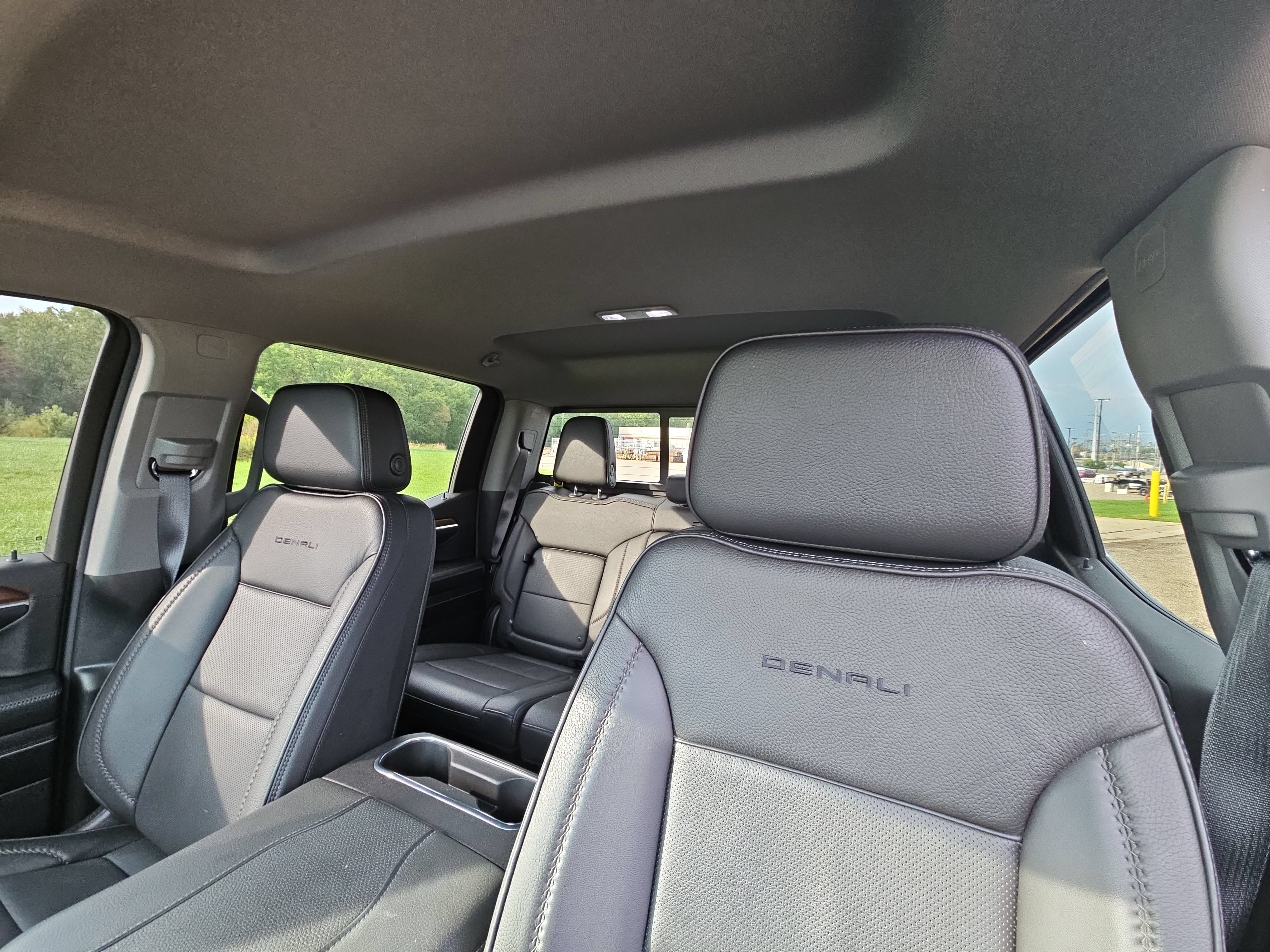 Used 2024 GMC Sierra 1500 Denali w/ Technology Package AWD/4WD image 18