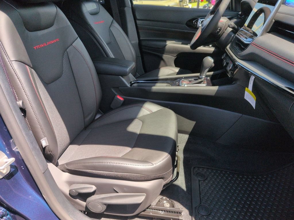 New 2026 Jeep Compass Trailhawk AWD/4WD image 32