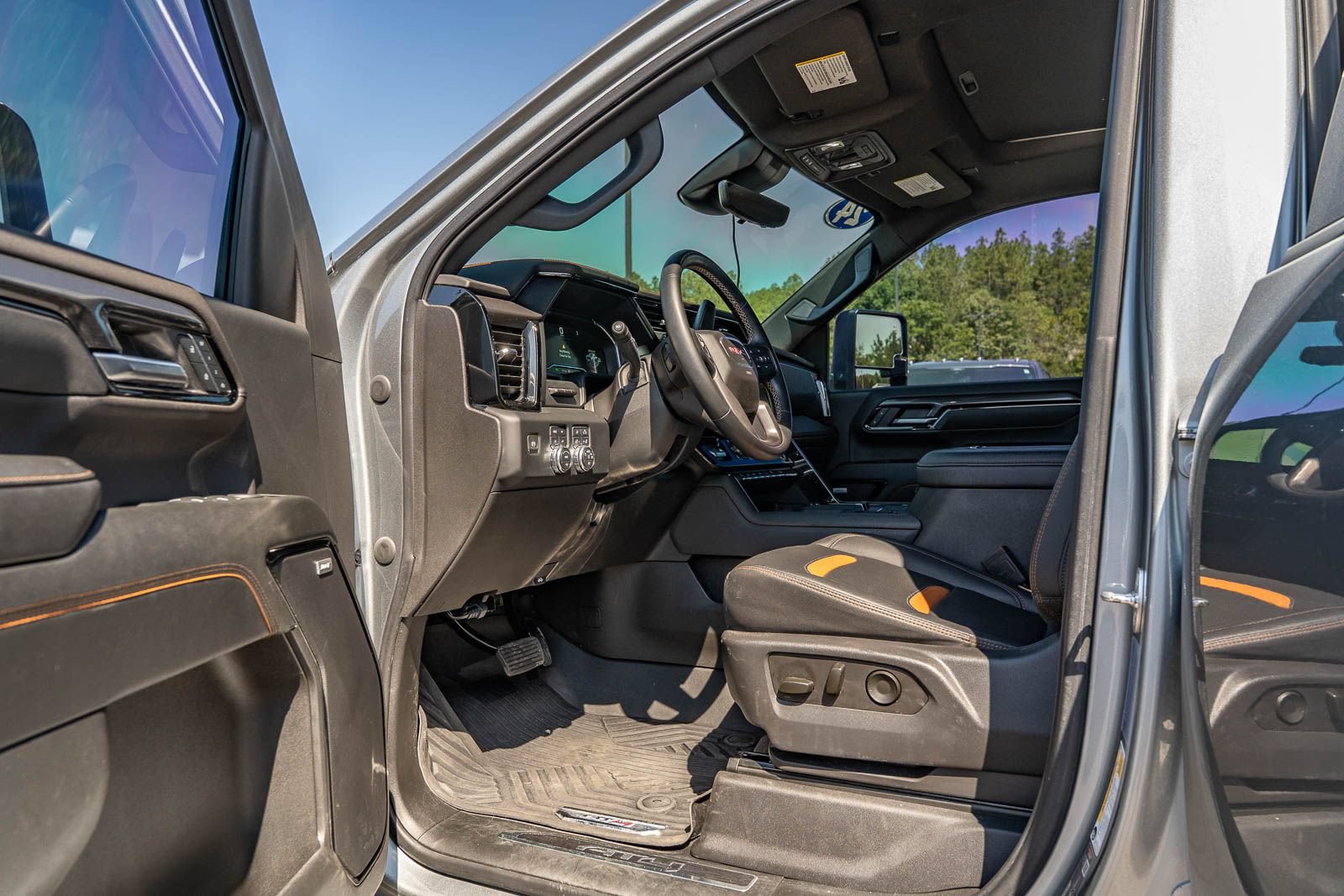 Used 2024 GMC Sierra 2500 AT4 w/ AT4 Premium Plus Package AWD/4WD image 23