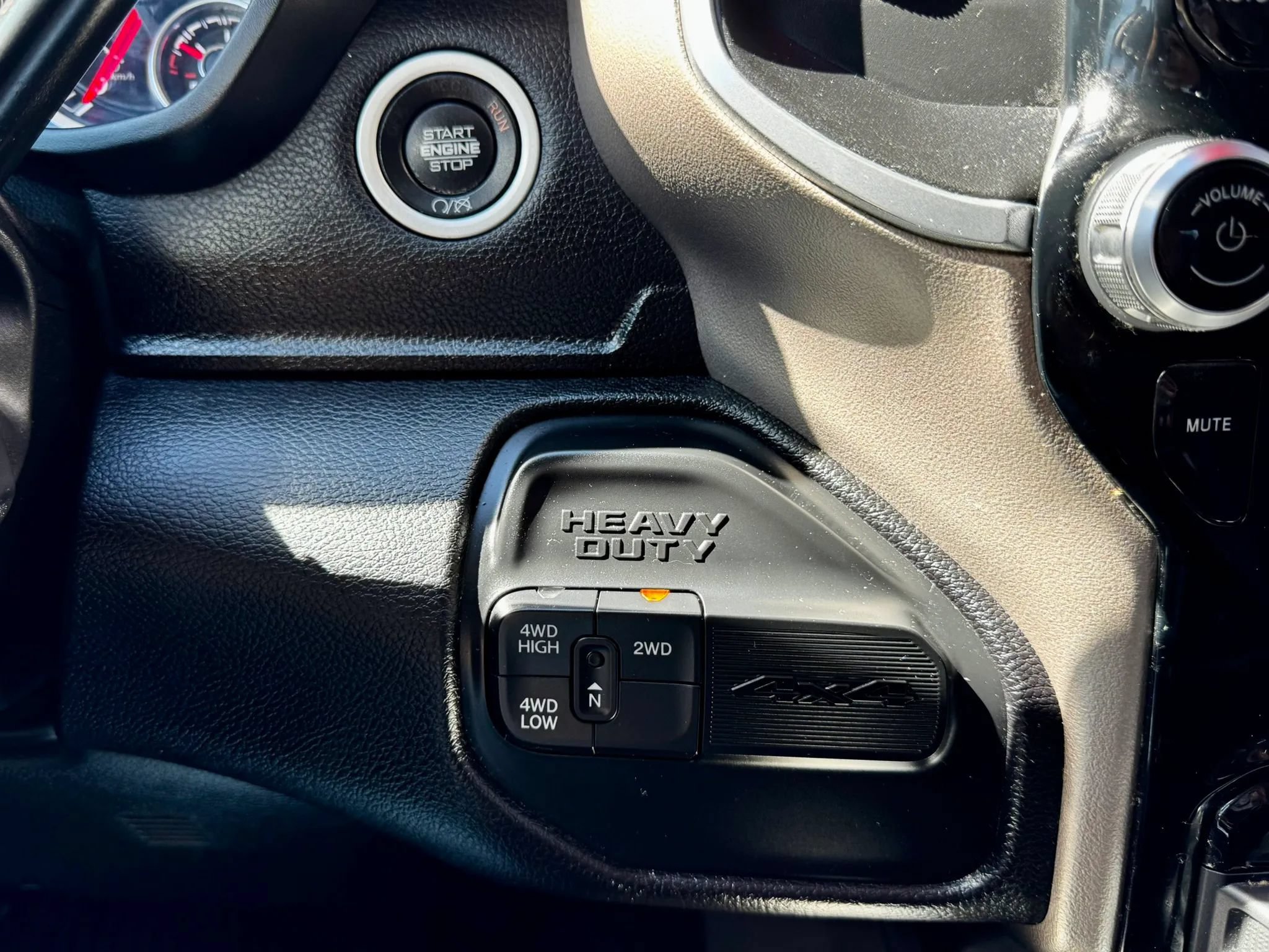 Used 2021 RAM 3500 Laramie AWD/4WD image 12