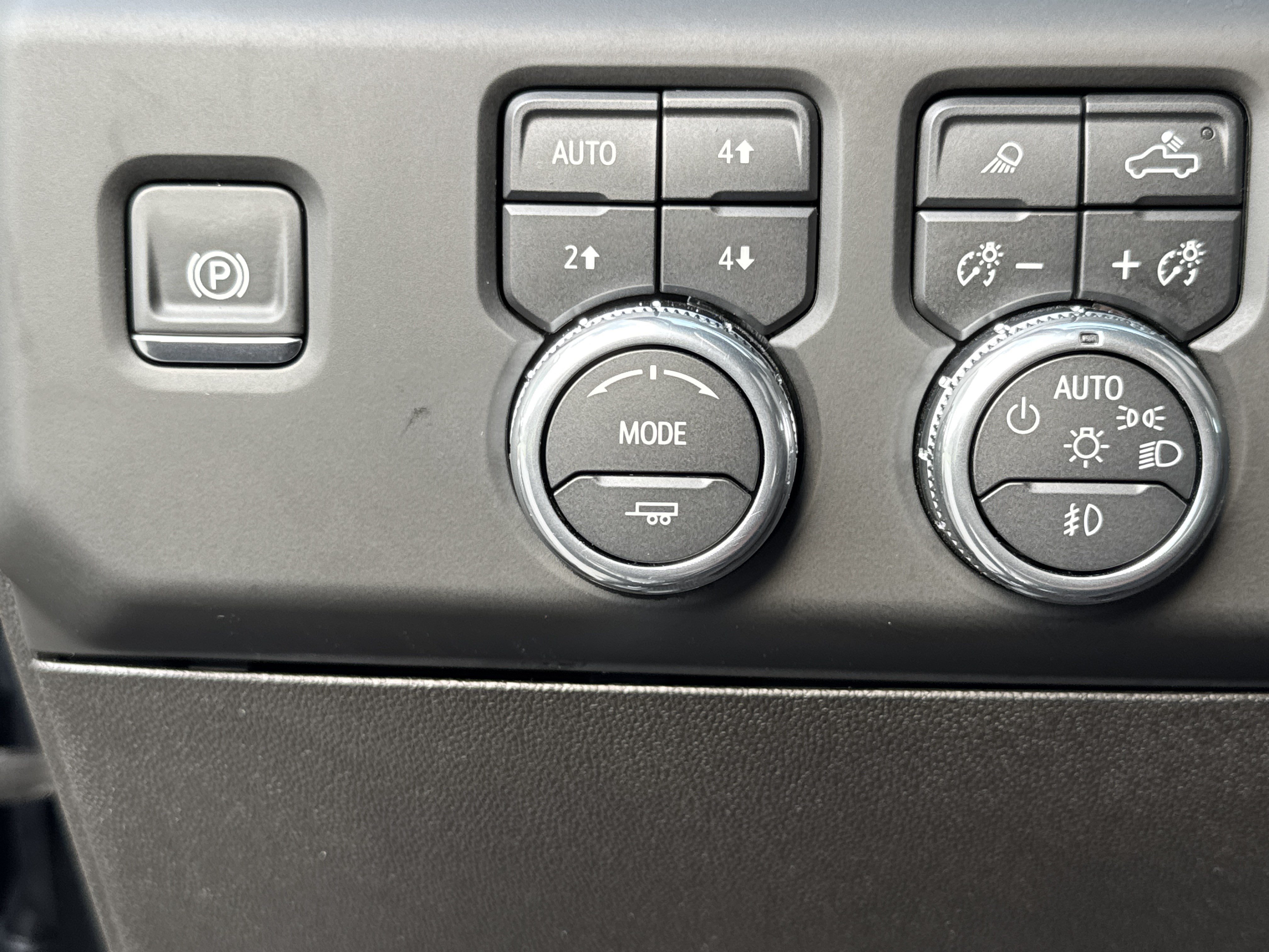 Used 2025 GMC Sierra 2500 Denali Ultimate AWD/4WD image 18