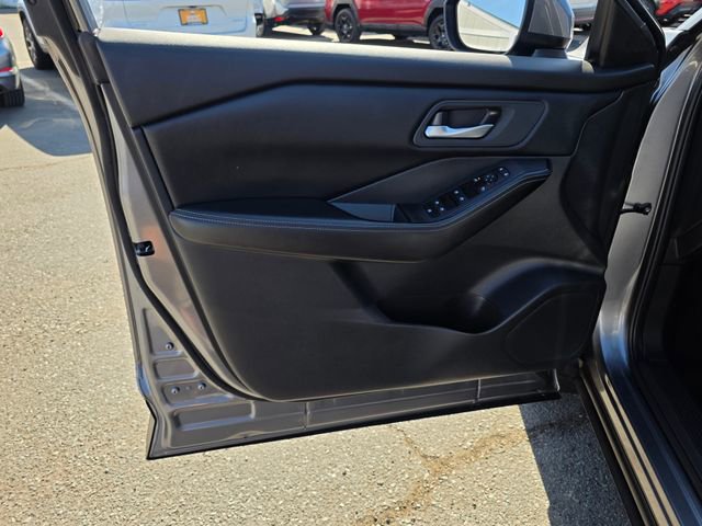 Used 2024 Nissan Rogue SV image 21