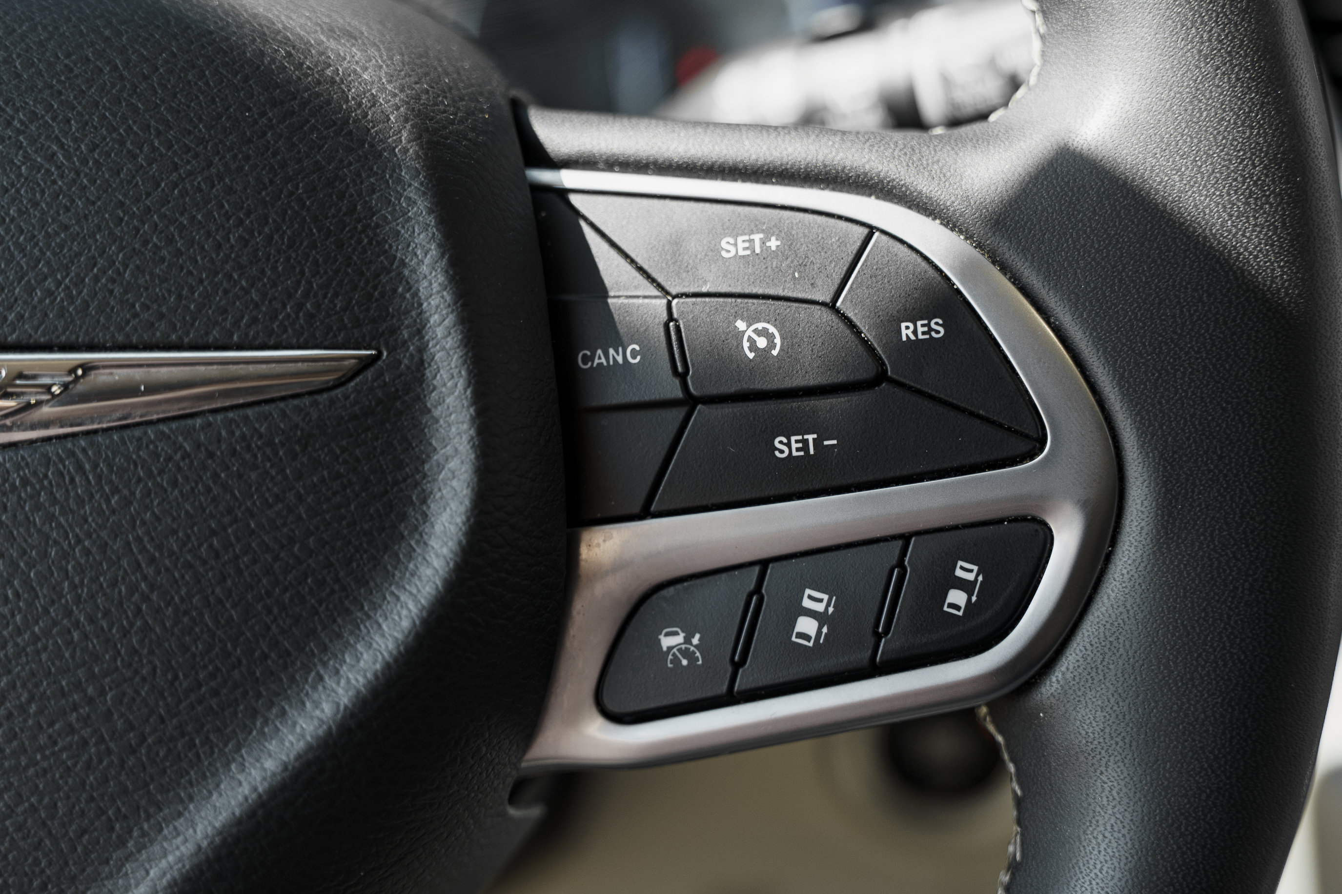 Used 2024 Chrysler Pacifica Touring-L FWD image 17