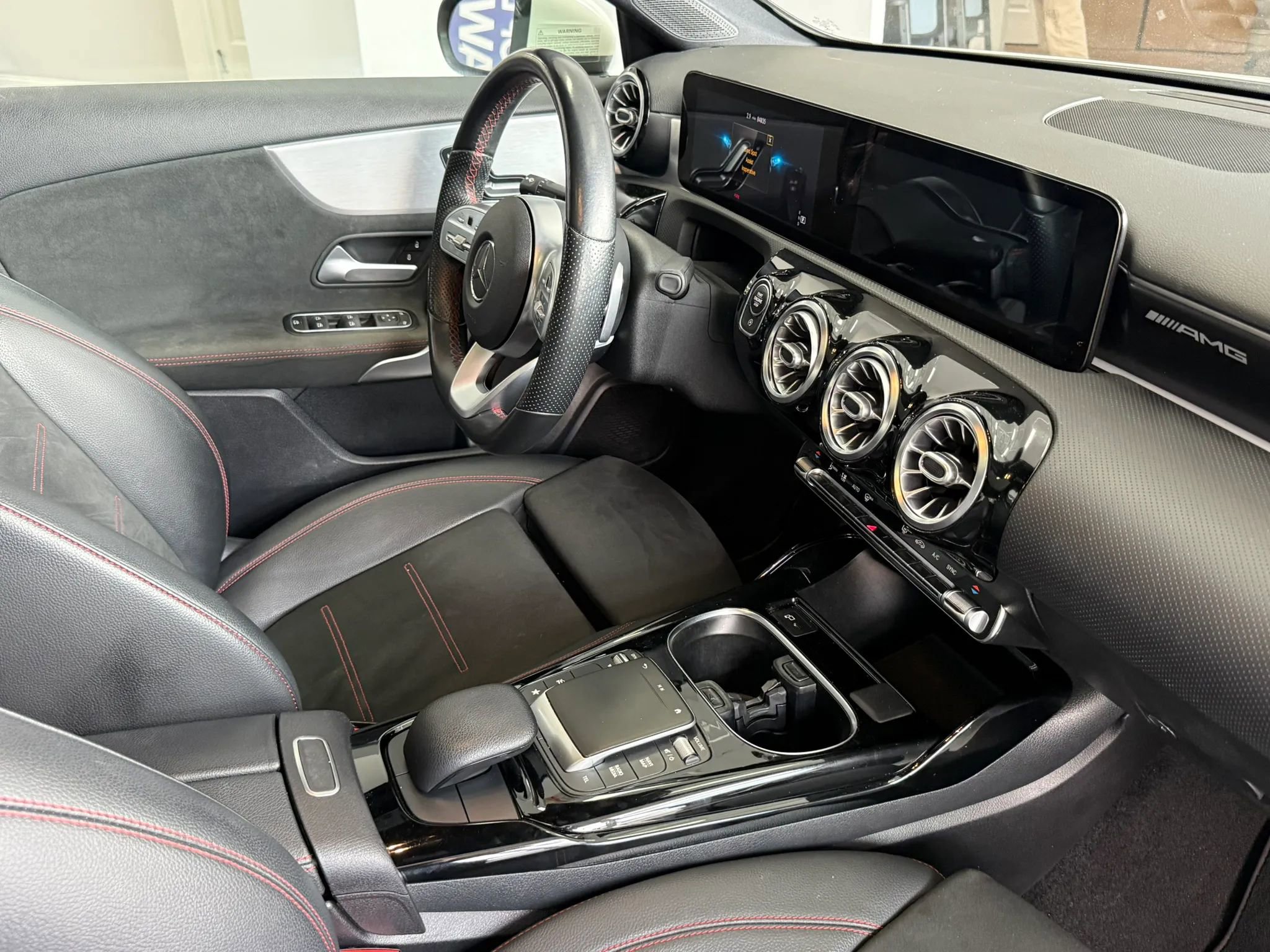 Used 2021 Mercedes-Benz A 35 AMG 4MATIC image 25