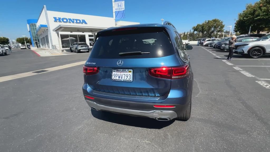 Used 2021 Mercedes-Benz GLB 250 w/ Premium Package image 8