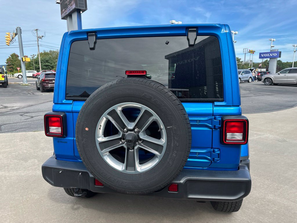 Used 2023 Jeep Wrangler Unlimited Sahara AWD/4WD image 6