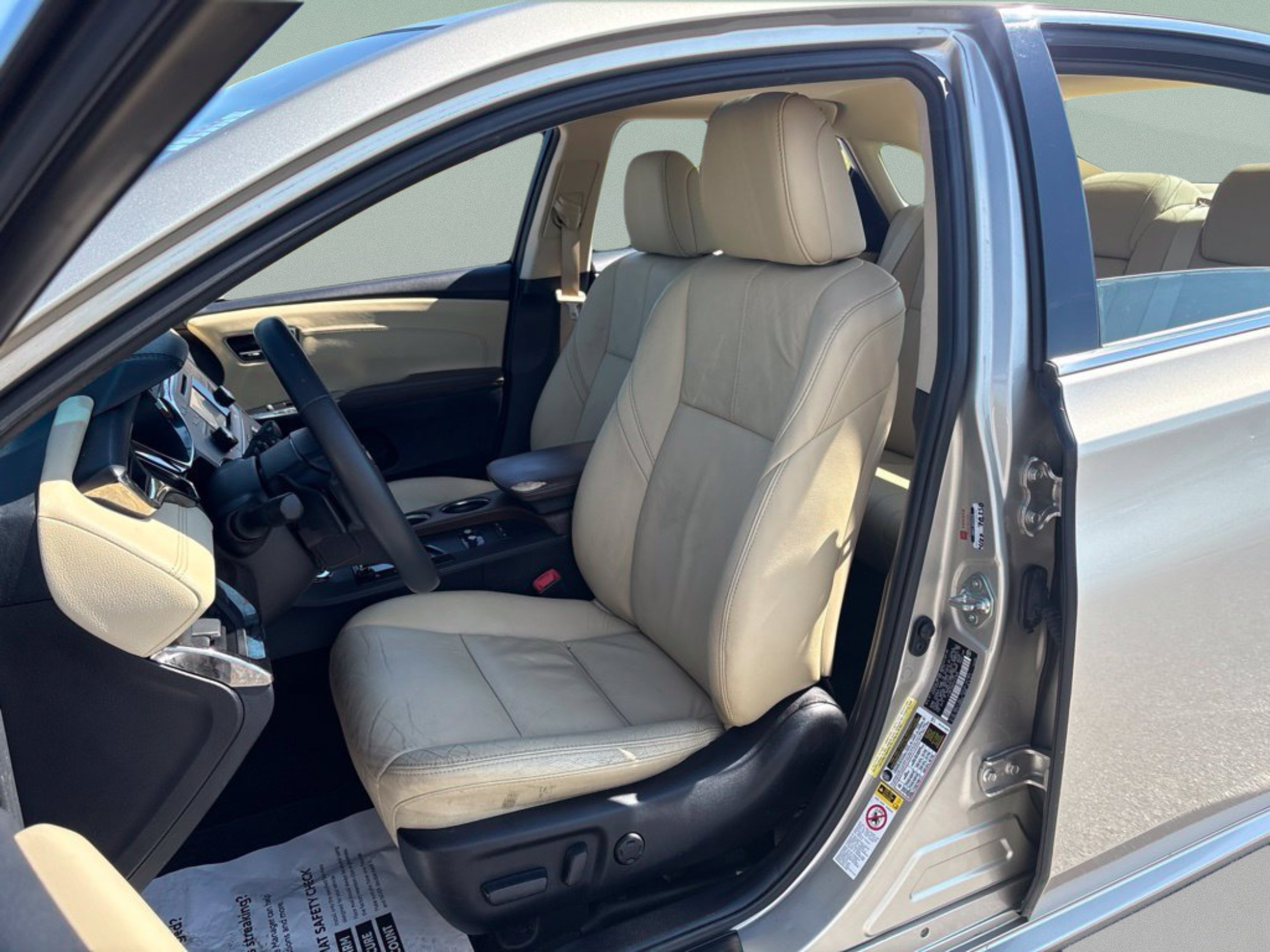 Used 2014 Toyota Avalon XLE Touring FWD image 18