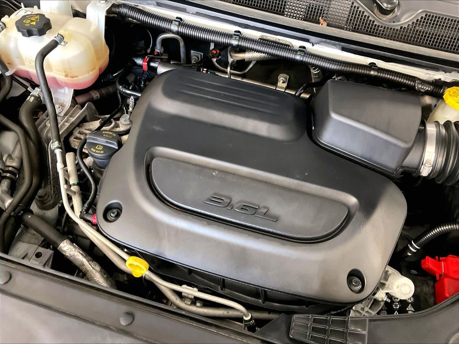 Used 2023 Chrysler Pacifica Touring-L FWD image 35