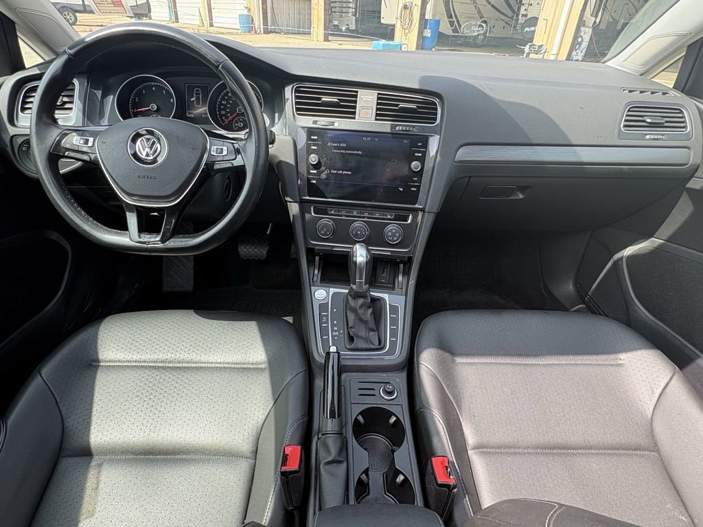 Used 2019 Volkswagen Golf SE image 24