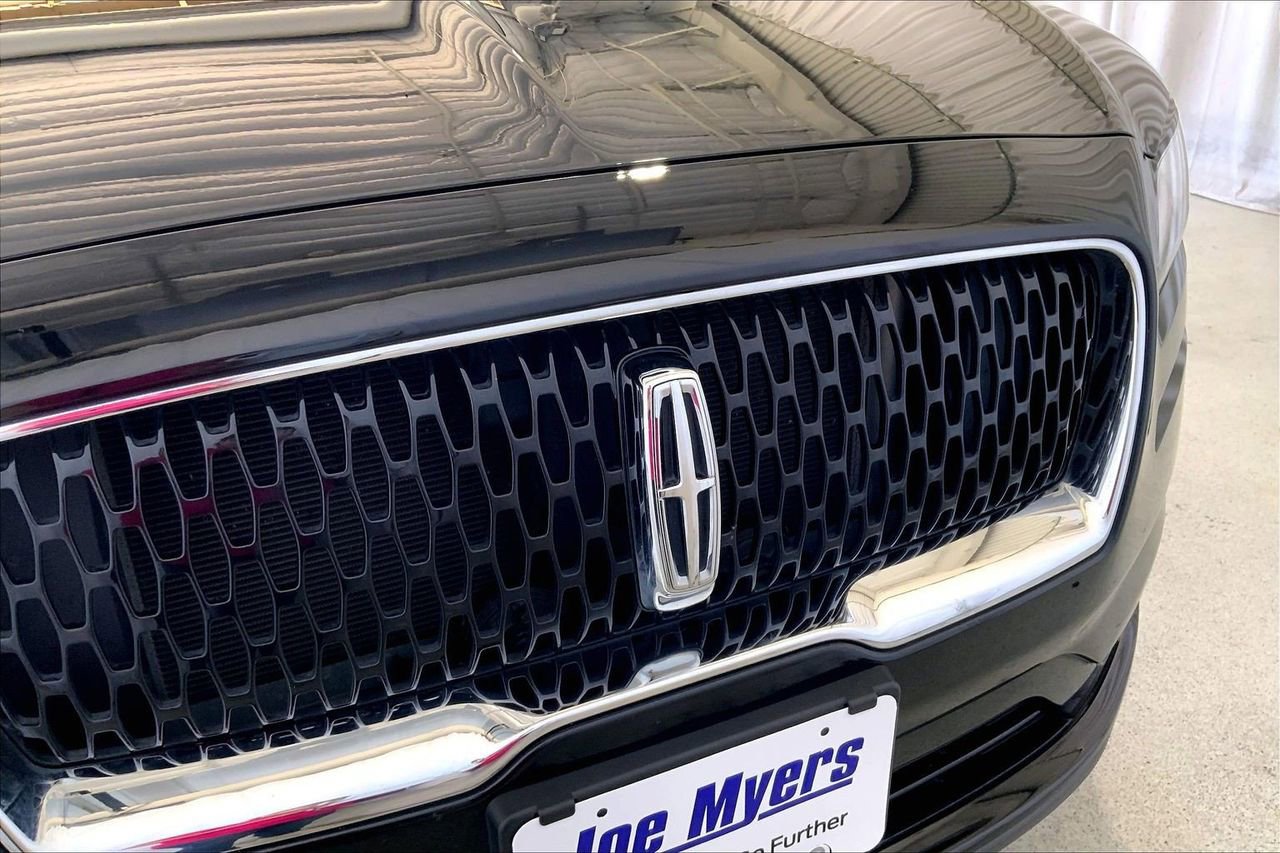 Used 2023 Lincoln Nautilus Reserve w/ Monochromatic Package image 30