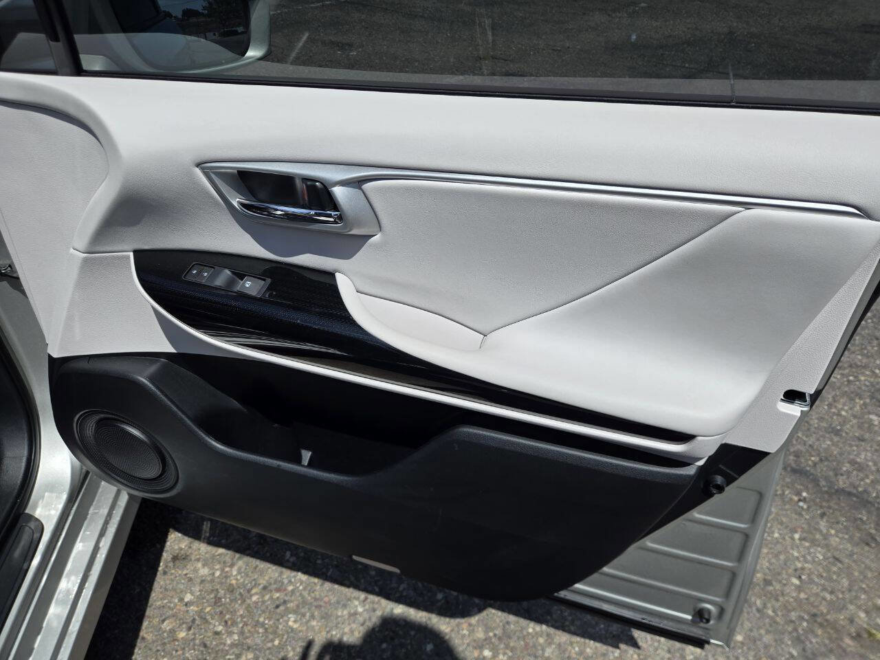 Used 2018 Toyota Mirai image 35