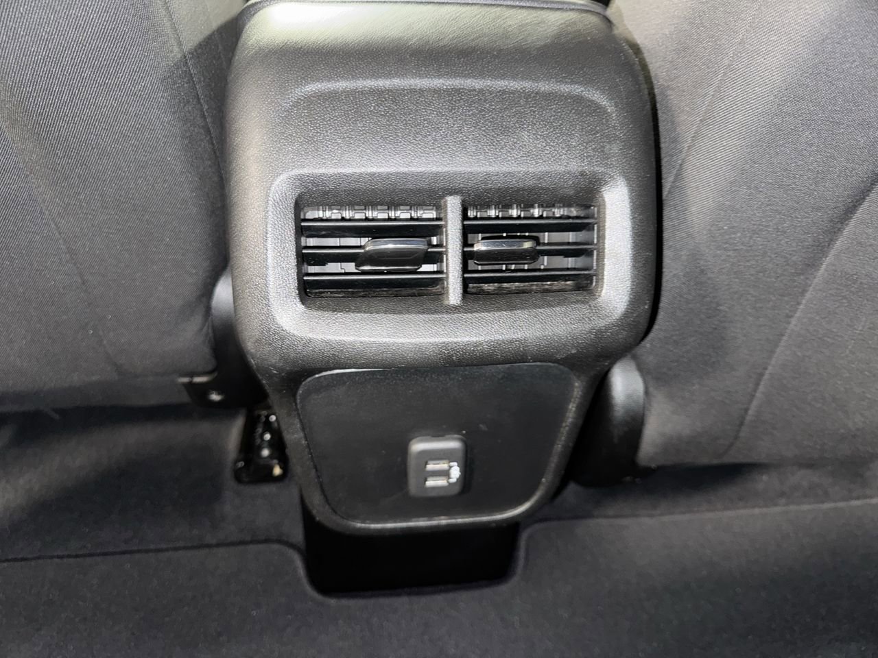 Used 2020 Chevrolet Equinox LS w/ LS Convenience Package image 28