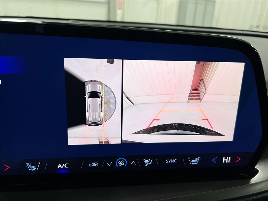 New 2026 Chevrolet Traverse LT w/ Driver Confidence Package image 15