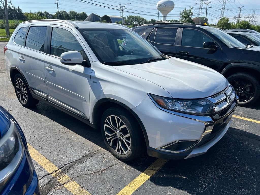 Used 2016 Mitsubishi Outlander GT AWD/4WD image 2