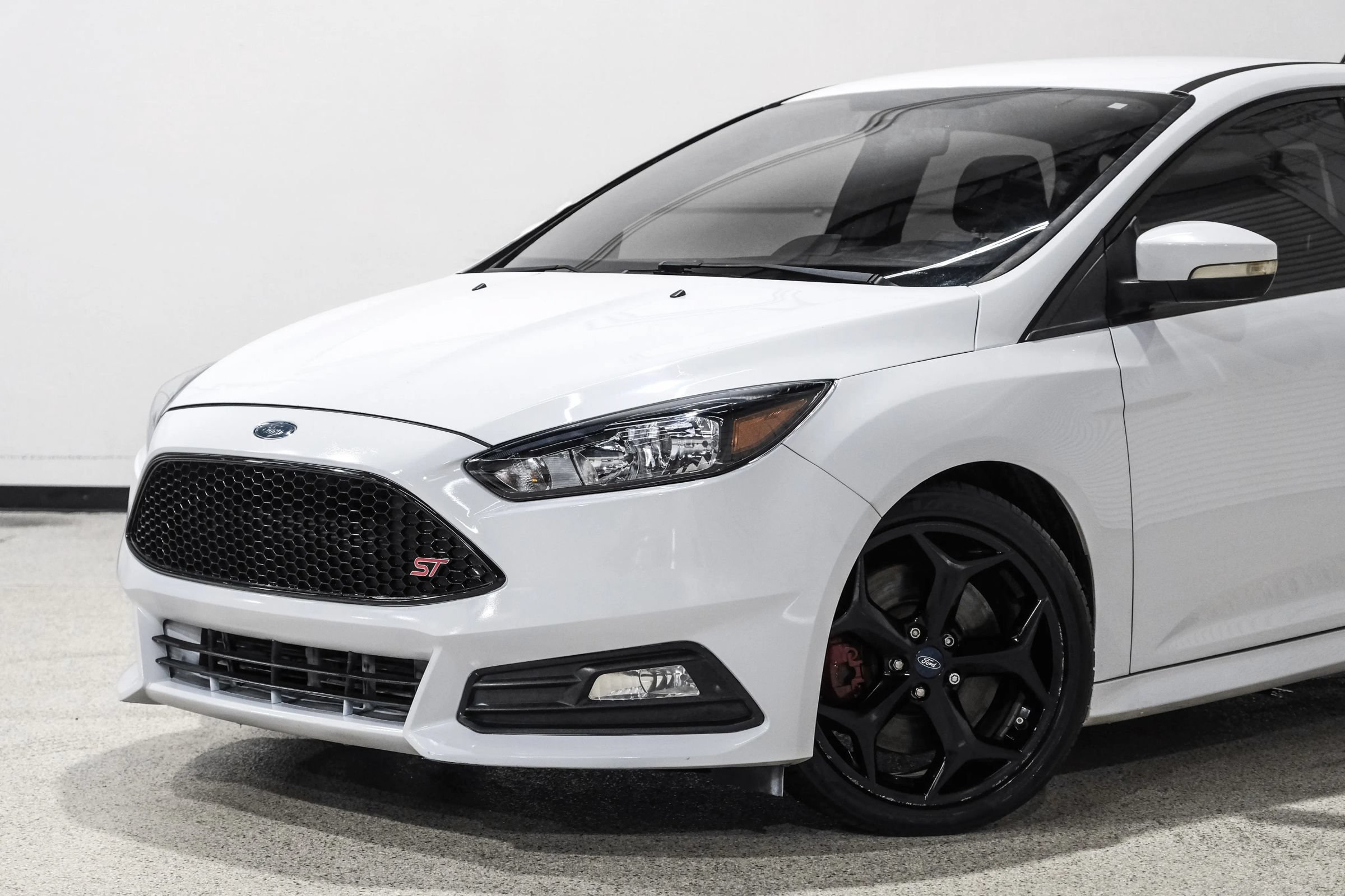 Used 2017 Ford Focus ST FWD image 11
