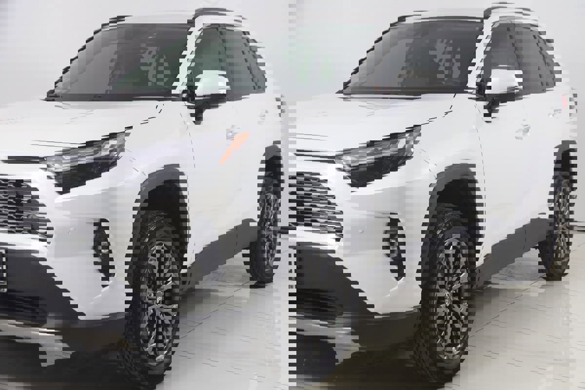 Used 2024 Toyota RAV4 Limited image 48