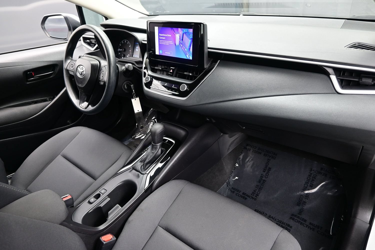 Used 2025 Toyota Corolla LE FWD image 14