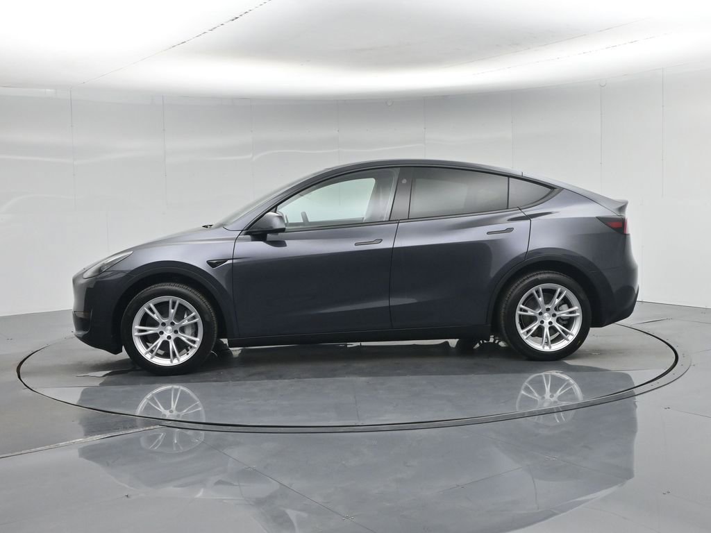 Used 2024 Tesla Model Y Long Range image 26