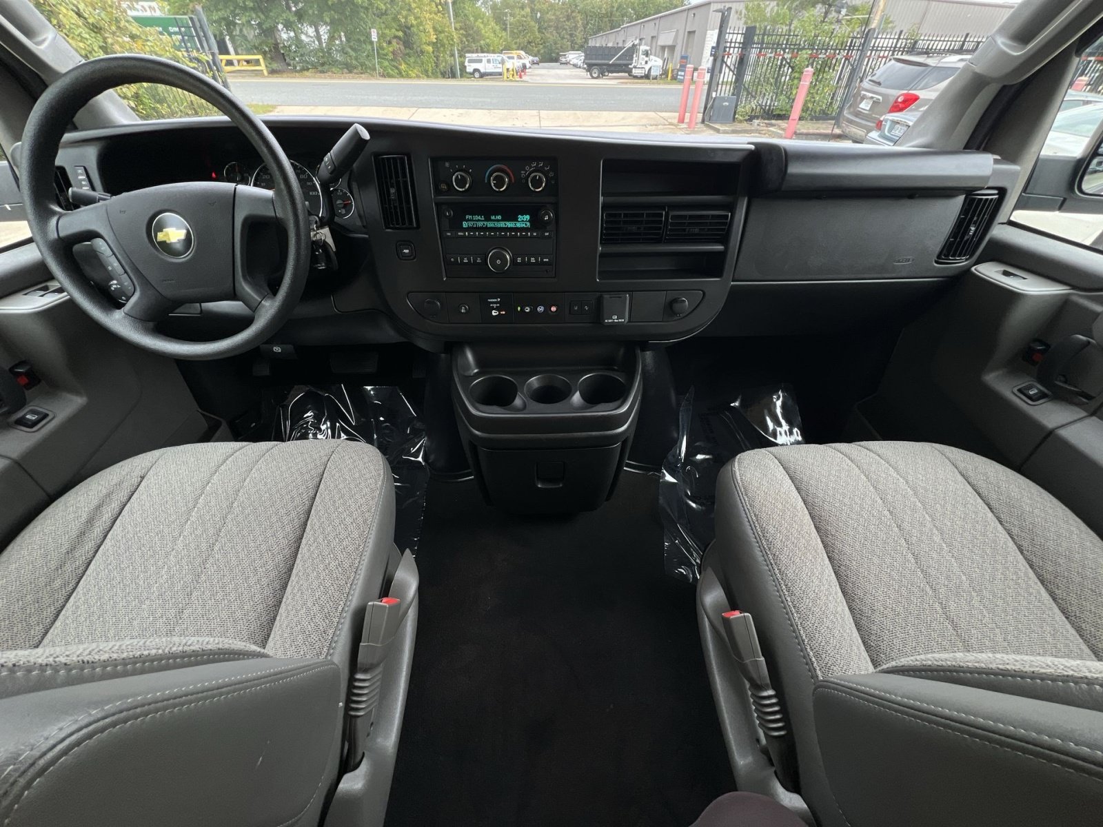 Used 2025 Chevrolet Express 3500 LT w/ LT Preferred Equipment Group RWD image 25
