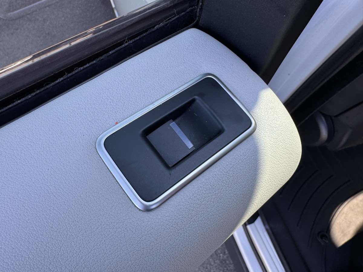 Used 2017 Land Rover Range Rover Supercharged image 55