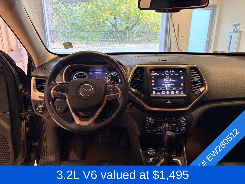 Used 2014 Jeep Cherokee Limited w/ Luxury Group AWD/4WD image 3