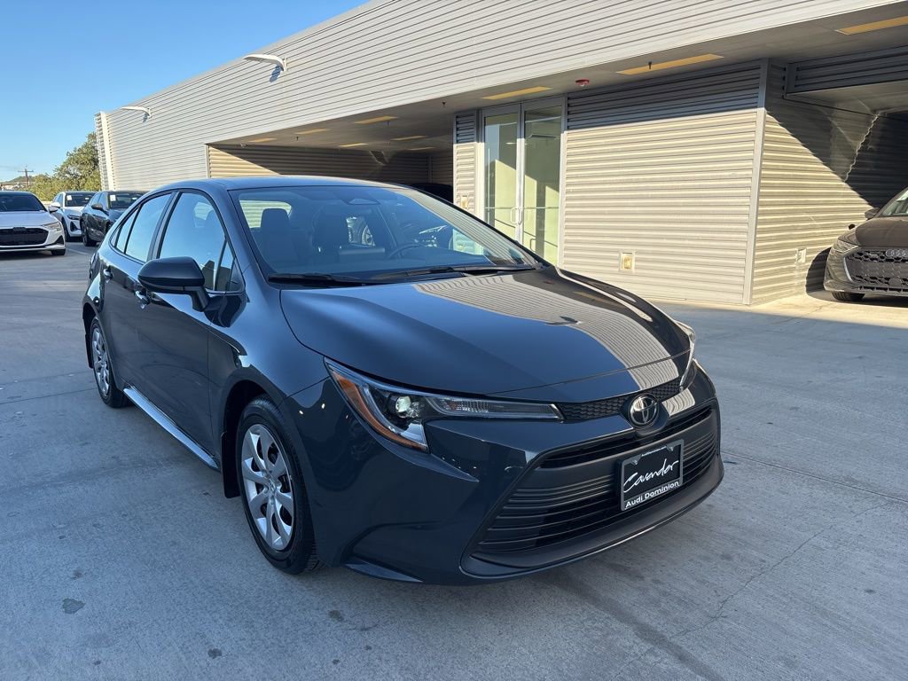 Used 2025 Toyota Corolla LE image 3