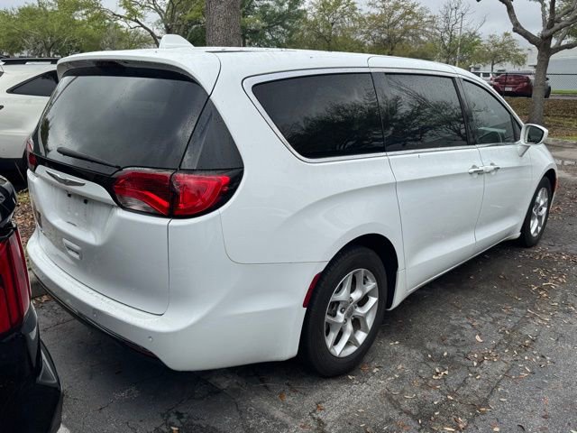 Used 2018 Chrysler Pacifica Touring Plus w/ Tire & Wheel Group image 4