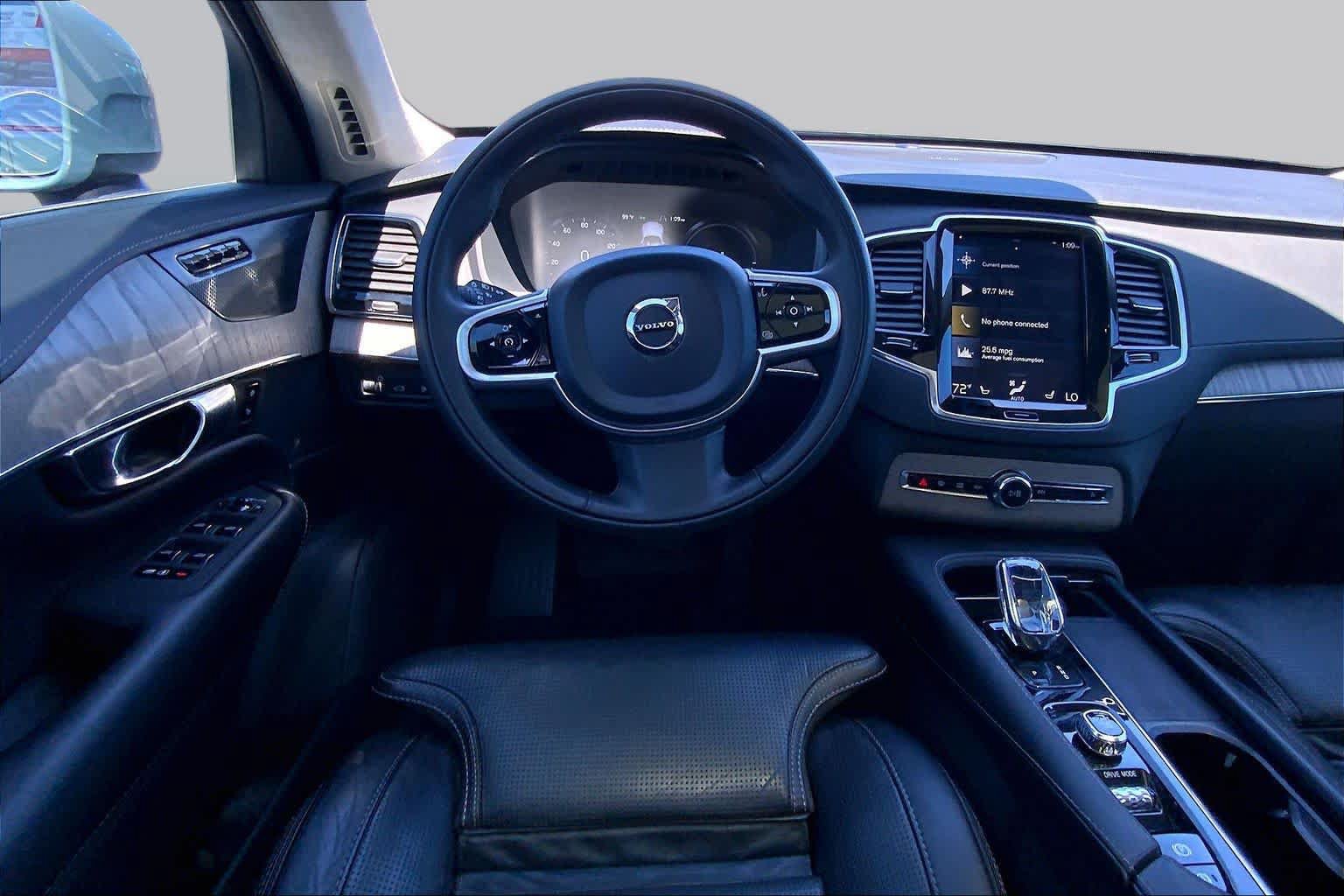 Used 2021 Volvo XC90 T8 Inscription w/ Lounge Package AWD/4WD image 6