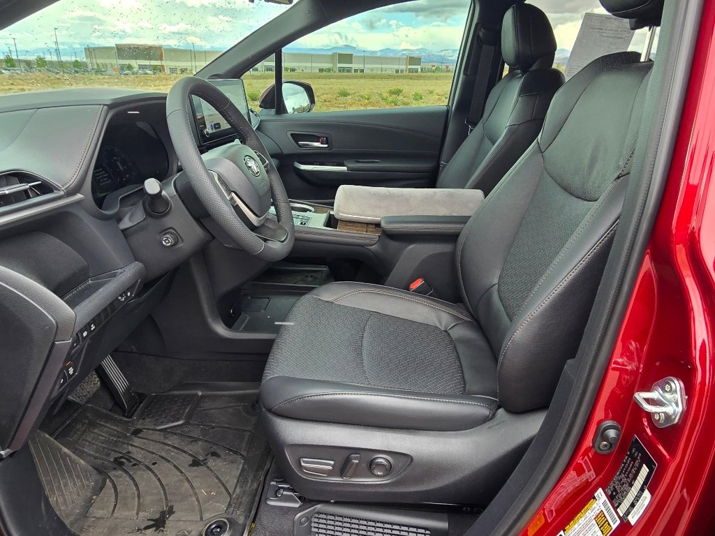 Used 2026 Toyota Sienna Limited image 12
