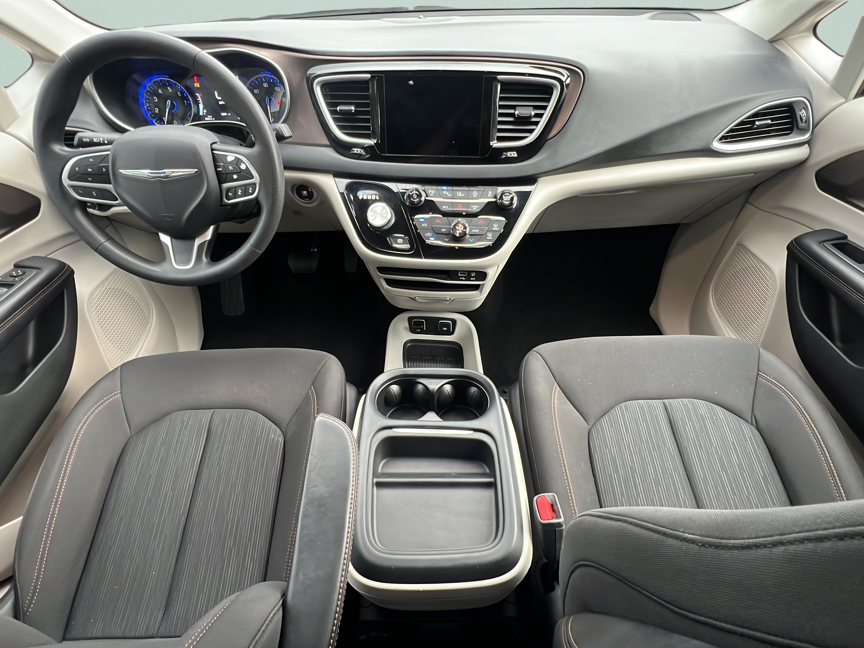 Used 2019 Chrysler Pacifica Touring Plus w/ Advanced Safetytec Group FWD image 12
