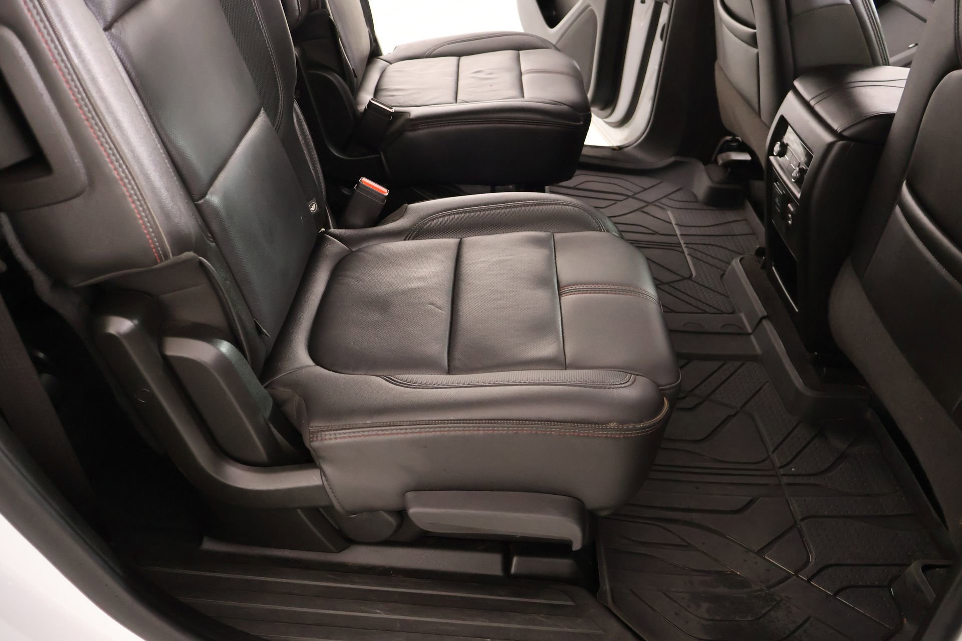 Used 2023 Chevrolet Traverse RS image 17