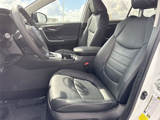 Used 2022 Toyota RAV4 XLE Premium image 11