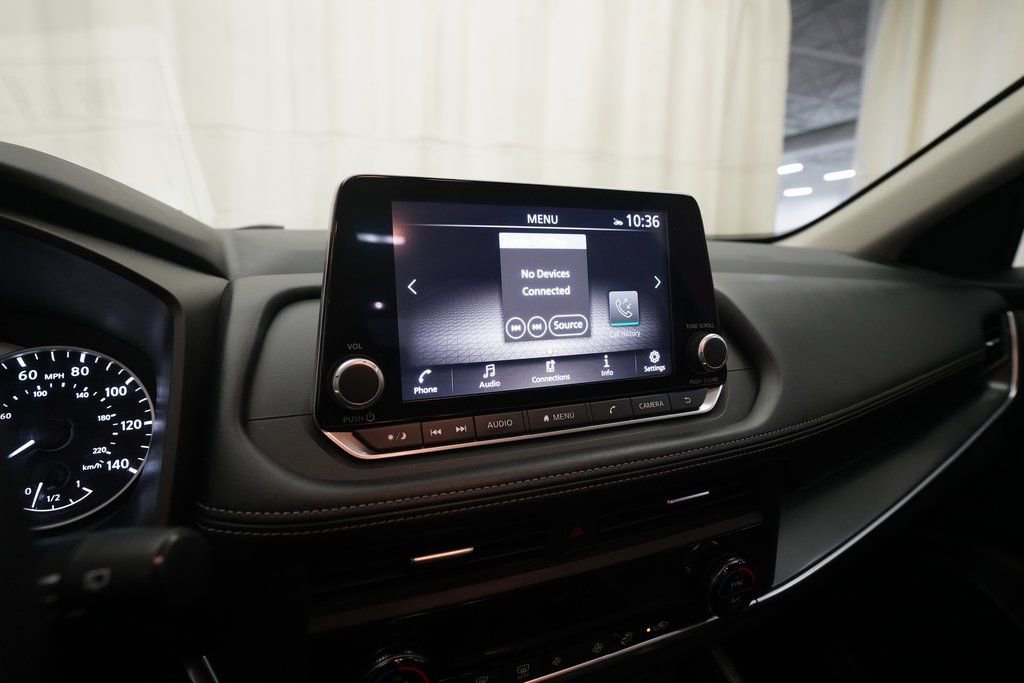 Used 2024 Nissan Rogue SV image 6