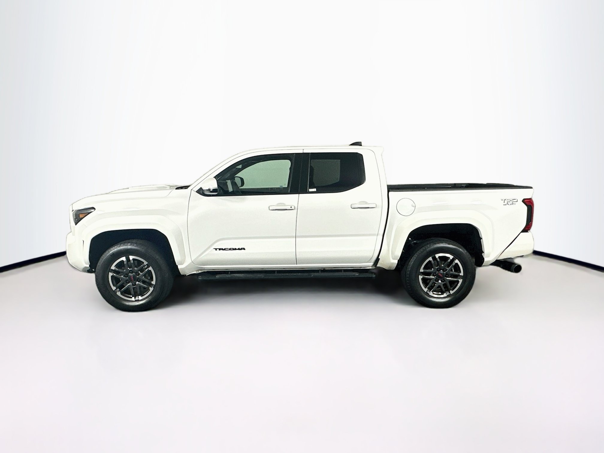 Used 2024 Toyota Tacoma TRD Sport w/ TRD Sport Upgrade Package RWD image 4