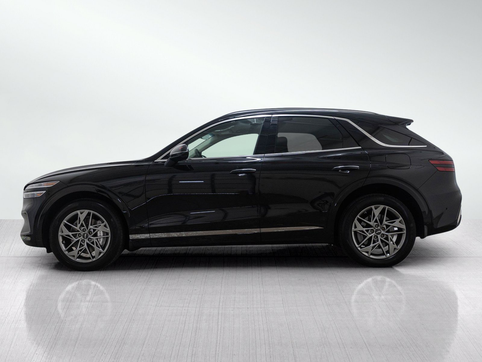 Used 2024 Genesis GV70 2.5T w/ Advanced Package AWD/4WD image 3