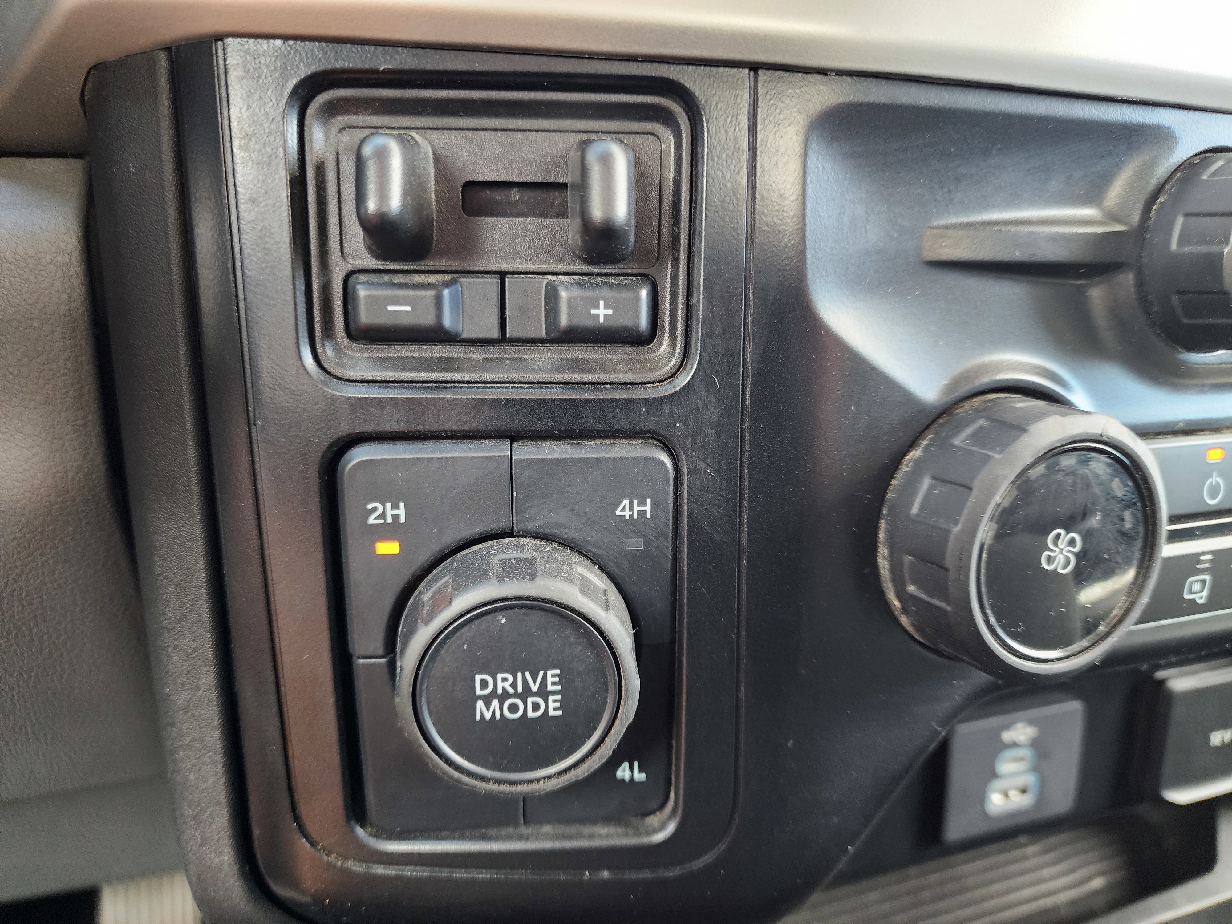 Used 2024 Ford F250 XLT image 28
