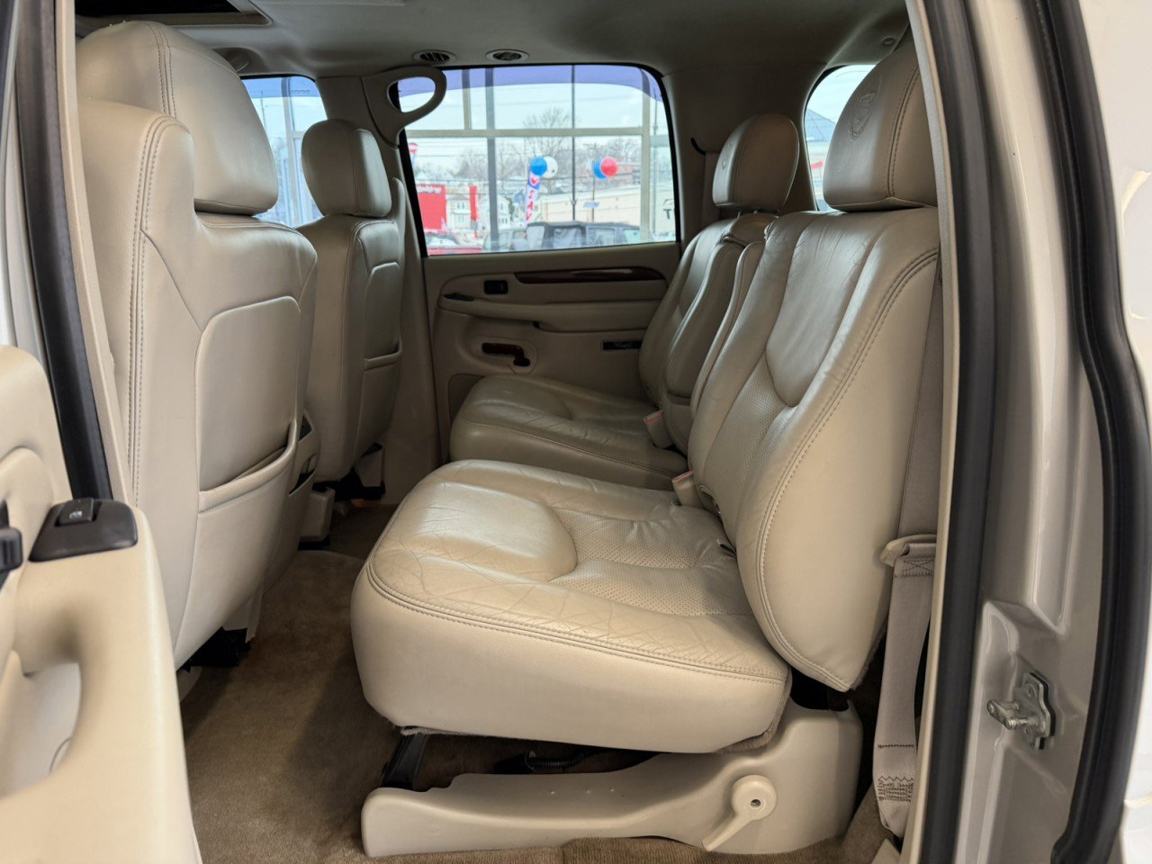 Used 2004 Cadillac Escalade ESV AWD image 19
