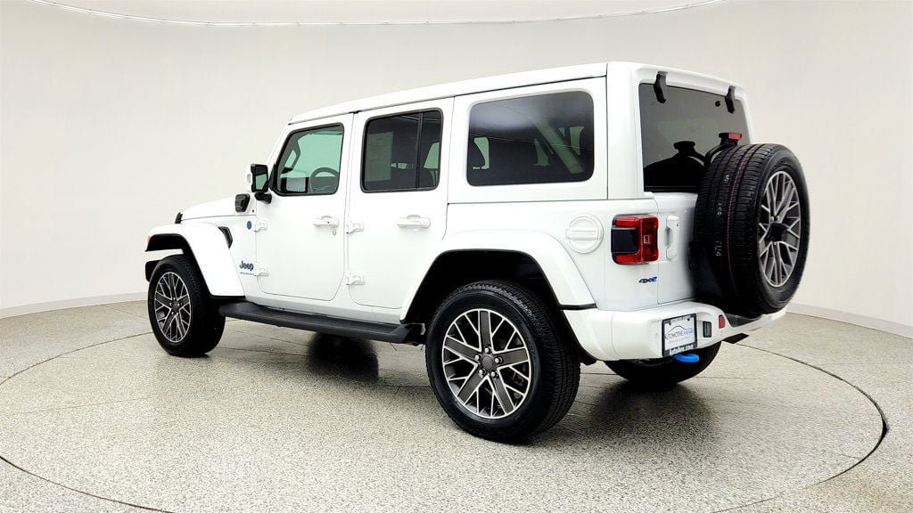 Used 2023 Jeep Wrangler Unlimited Sahara AWD/4WD image 7
