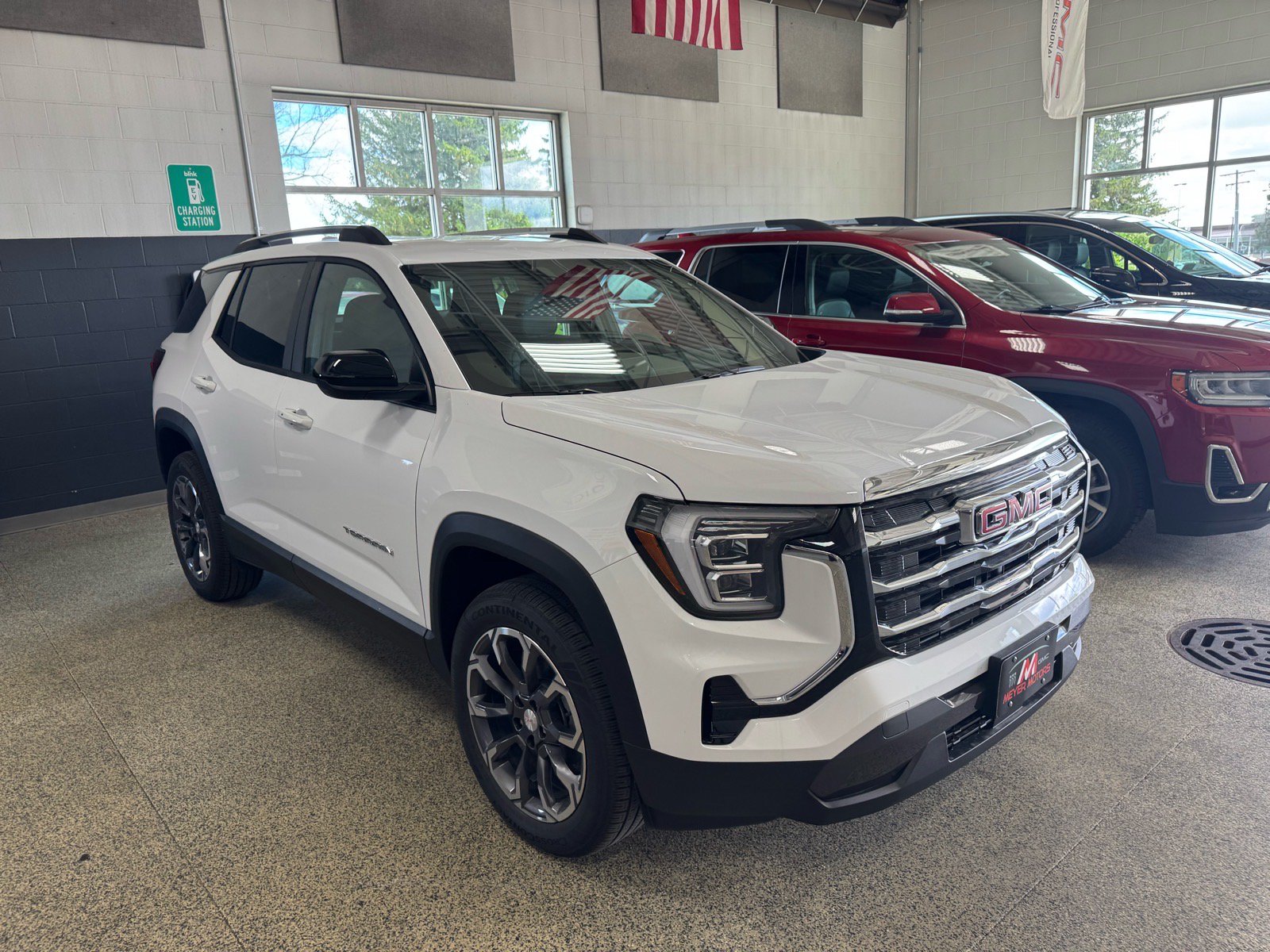New 2027 GMC Terrain Elevation w/ Elevation Premium Package AWD/4WD image 3