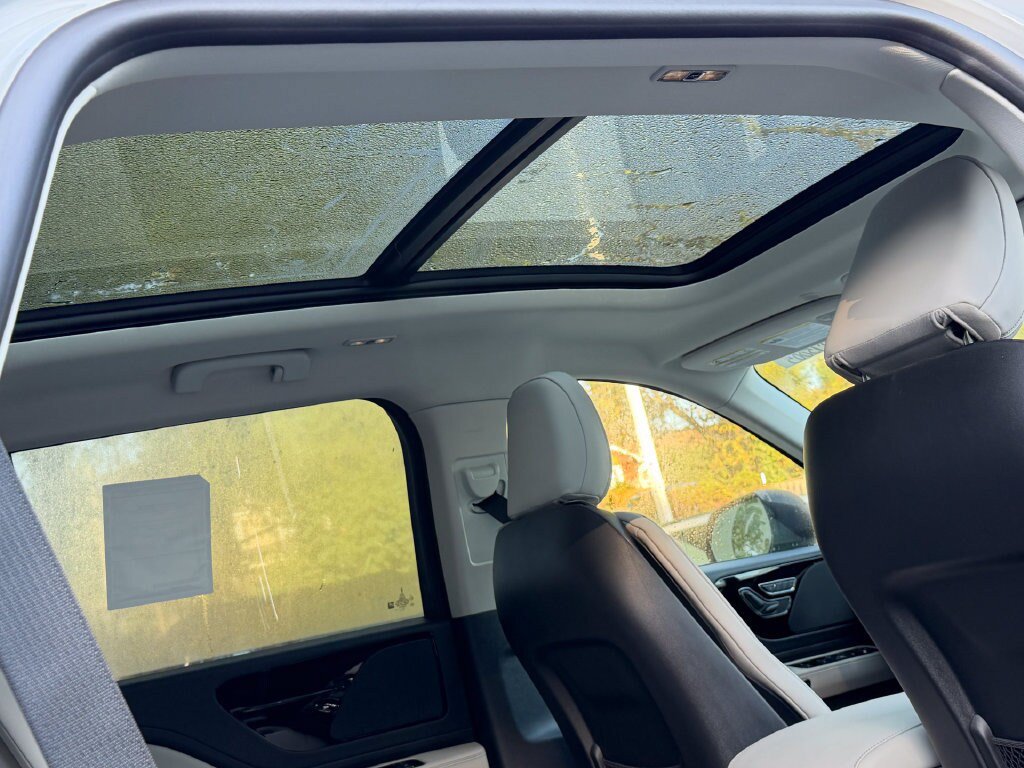 New 2027 Lincoln Aviator AWD w/ Jet Appearance Package image 11