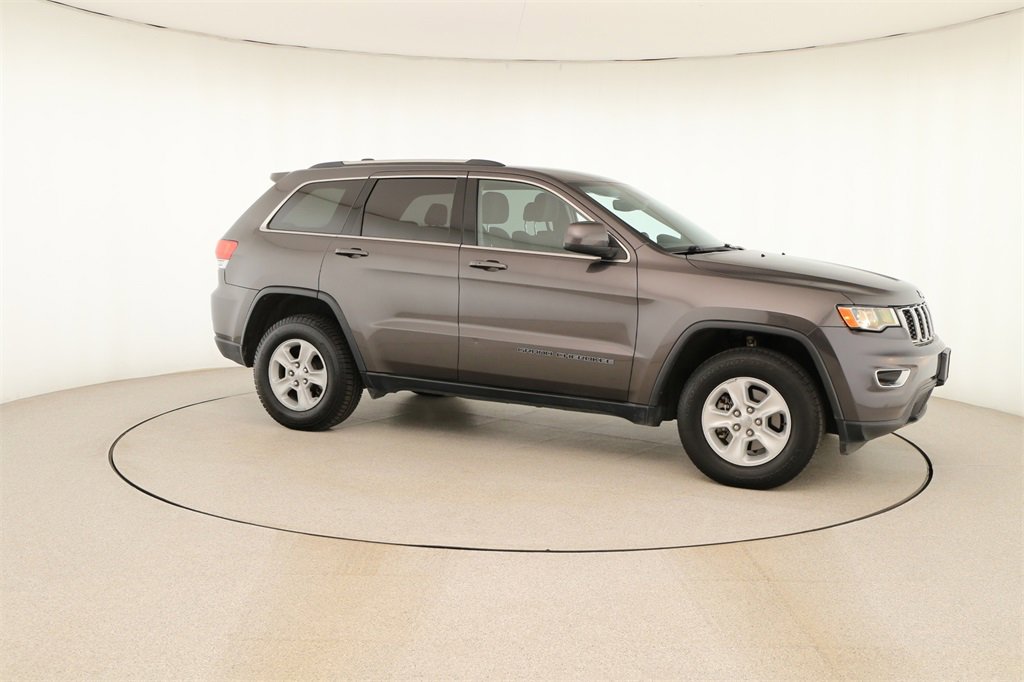 Used 2017 Jeep Grand Cherokee Laredo w/ Quick Order Package 23E image 9