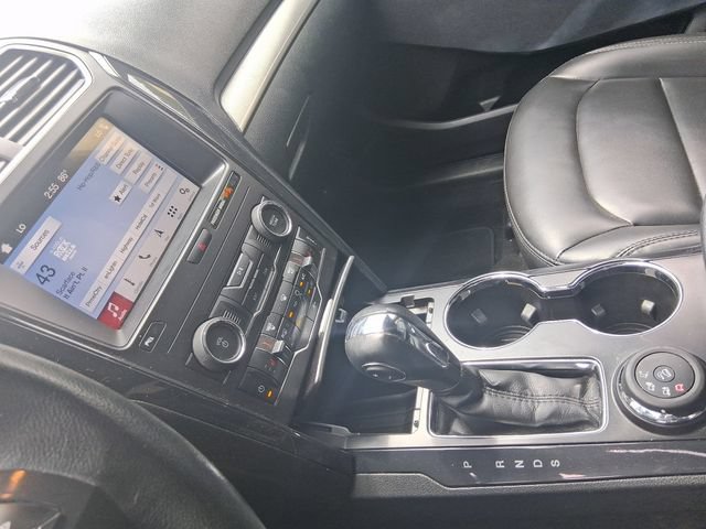 Used 2019 Ford Explorer XLT w/ Equipment Group 202A AWD/4WD image 15