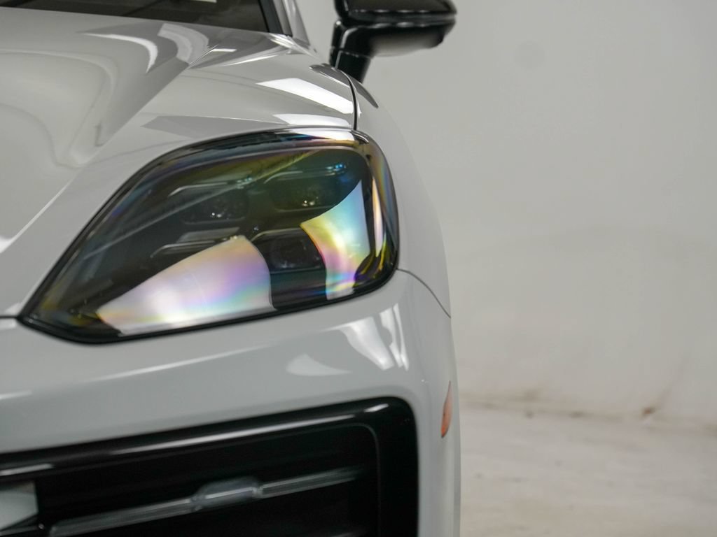 Certified 2024 Porsche Cayenne Coupe AWD/4WD image 4