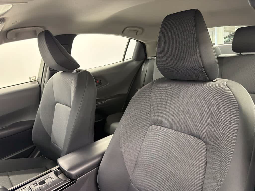 Used 2026 Toyota Prius LE FWD image 23