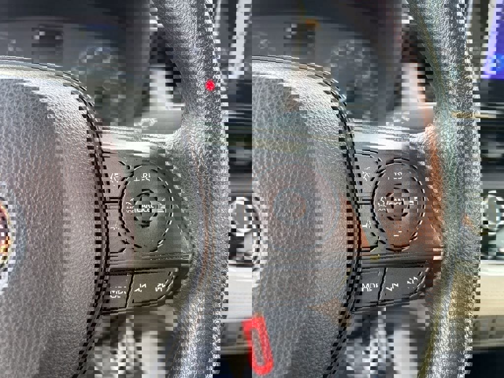 Used 2023 Toyota Corolla Cross L image 8