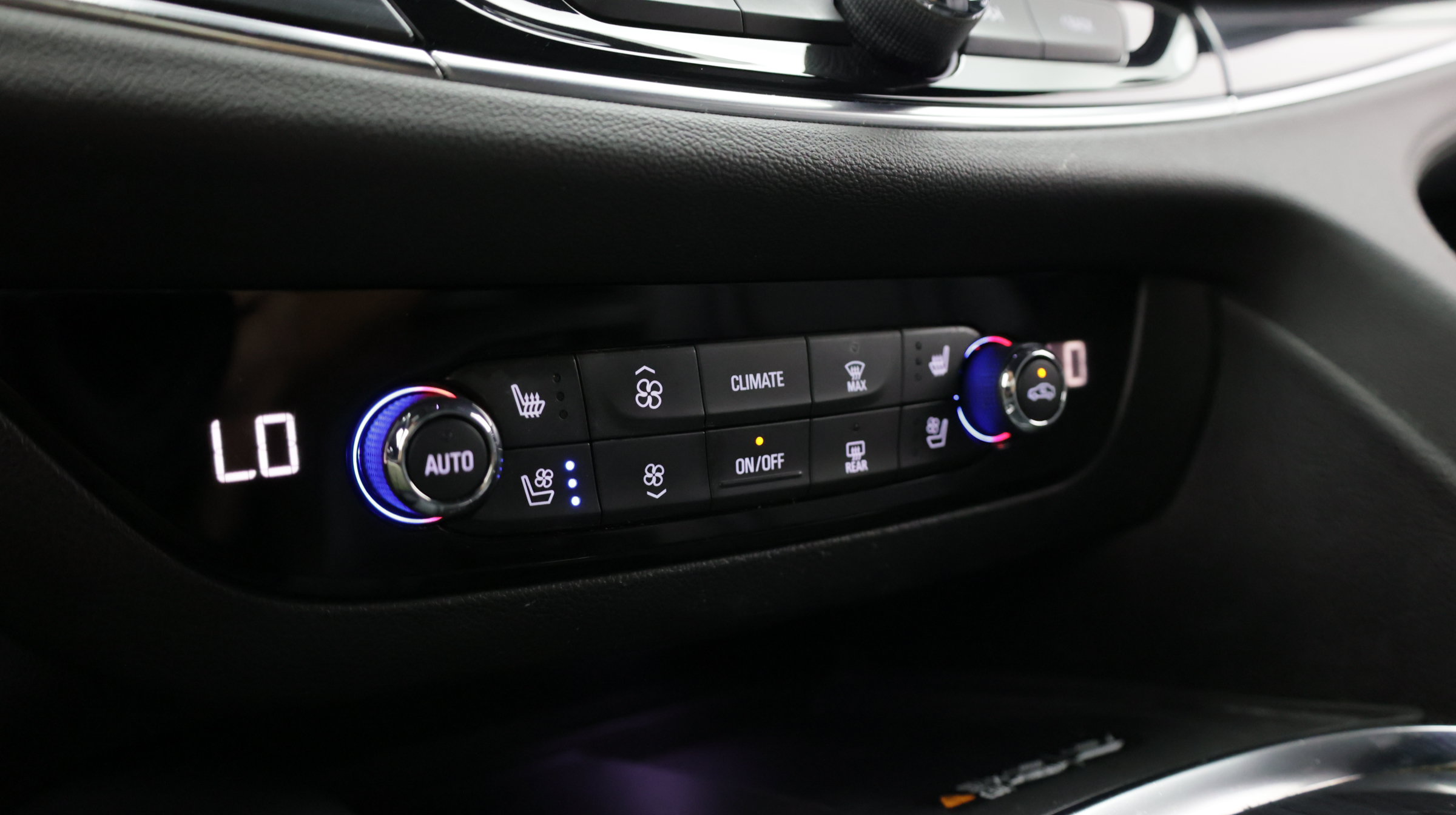 Used 2022 Buick Enclave Premium FWD image 18